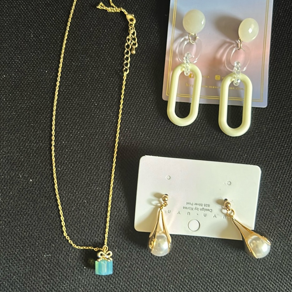 3 sets of jewelry